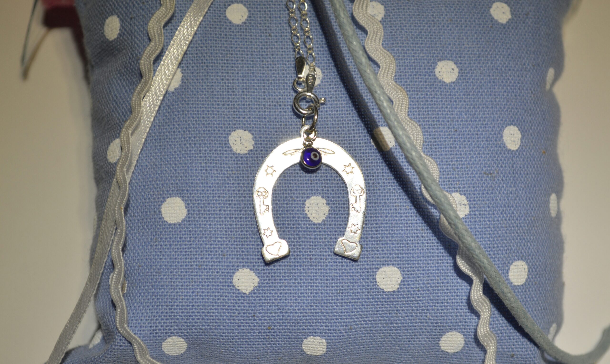 Christmas horseshoe charm - Image 2